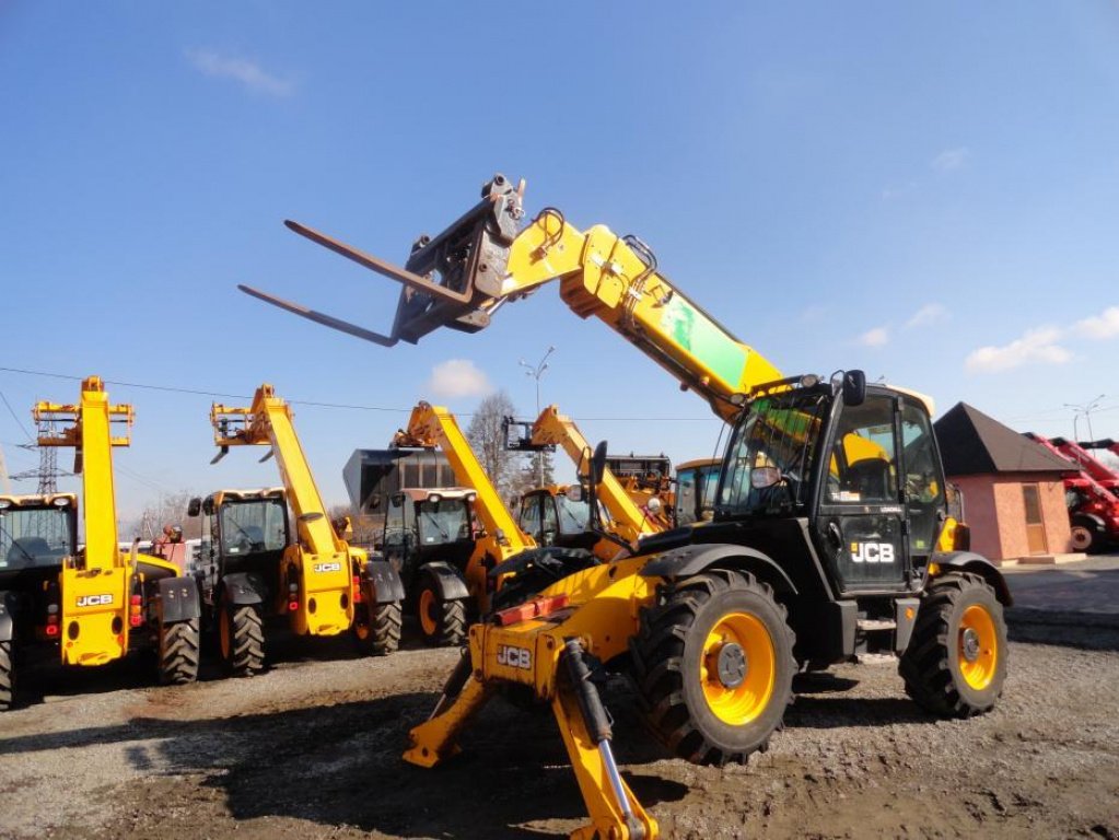 Teleskopstapler des Typs JCB 535-125, Neumaschine in Антополь (Bild 5)