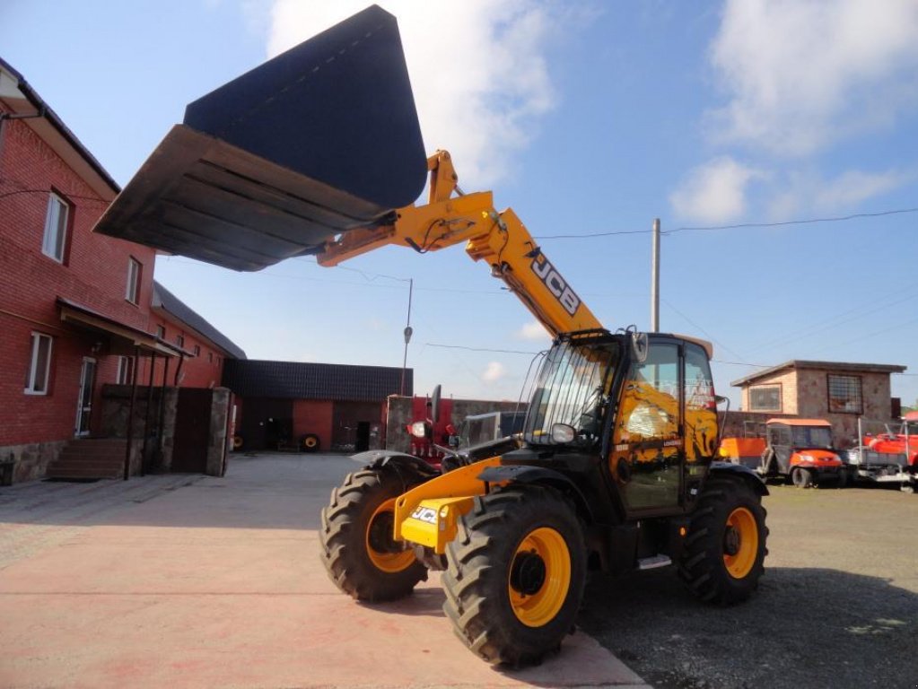 Teleskopstapler des Typs JCB 531-70, Neumaschine in Антополь (Bild 2)