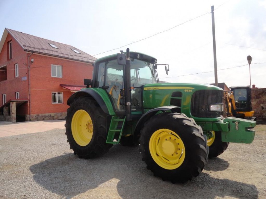 Oldtimer-Traktor des Typs John Deere 6930, Neumaschine in Антополь (Bild 5)