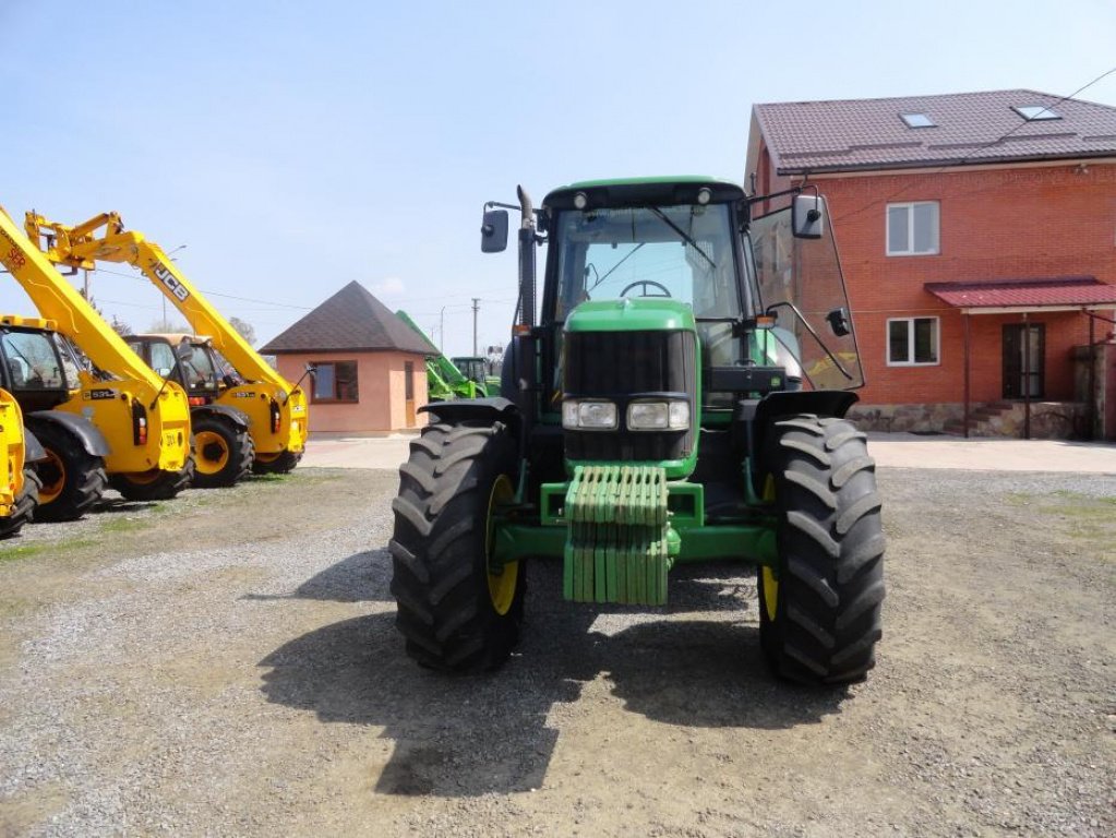 Oldtimer-Traktor des Typs John Deere 6930, Neumaschine in Антополь (Bild 3)