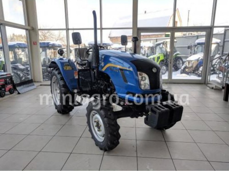 Hopfentraktor des Typs Dong Feng DF 354, Neumaschine in Бузова (Bild 1)