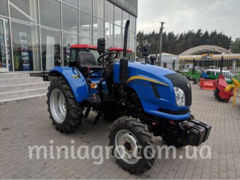 Hopfentraktor des Typs Dong Feng DF 244 G2, Neumaschine in Бузова (Bild 1)