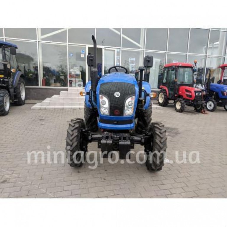 Hopfentraktor des Typs Dong Feng DF 244 G2, Neumaschine in Бузова (Bild 5)