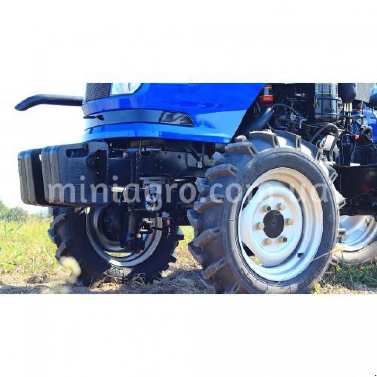 Hopfentraktor des Typs Dong Feng DF 244 D Lux, Neumaschine in Бузова (Bild 5)