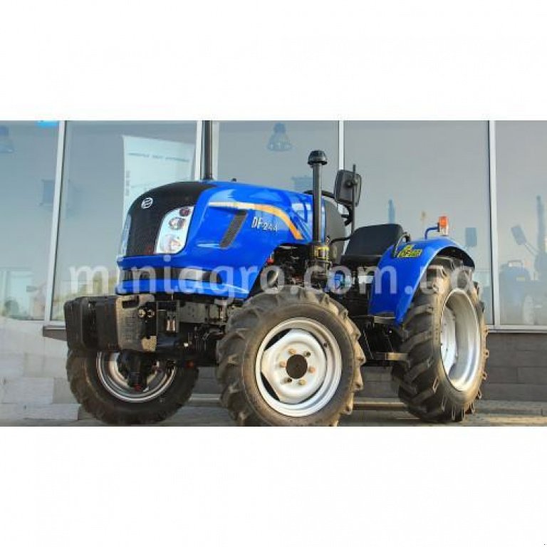 Hopfentraktor des Typs Dong Feng DF 244 D Lux, Neumaschine in Бузова (Bild 1)