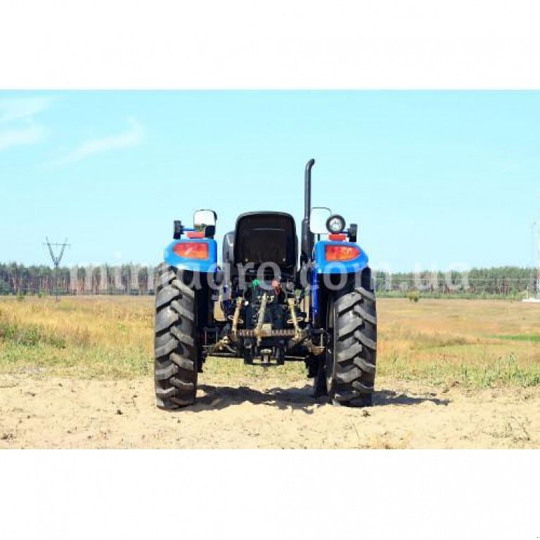 Hopfentraktor des Typs Dong Feng DF 244 D Lux, Neumaschine in Бузова (Bild 8)