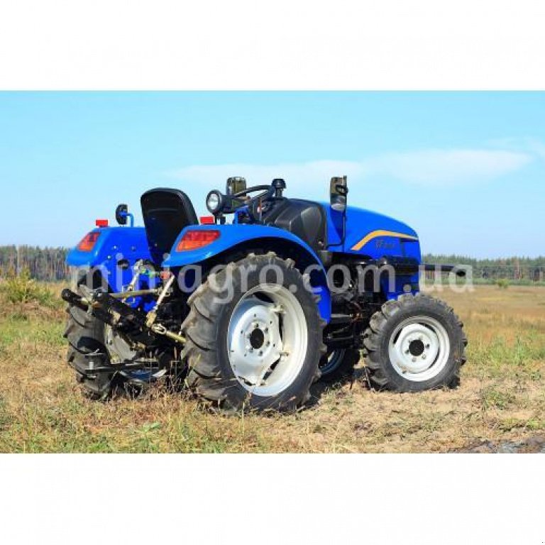 Hopfentraktor des Typs Dong Feng DF 244D, Neumaschine in Бузова (Bild 10)