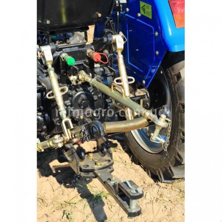 Hopfentraktor des Typs Dong Feng DF 244D, Neumaschine in Бузова (Bild 5)