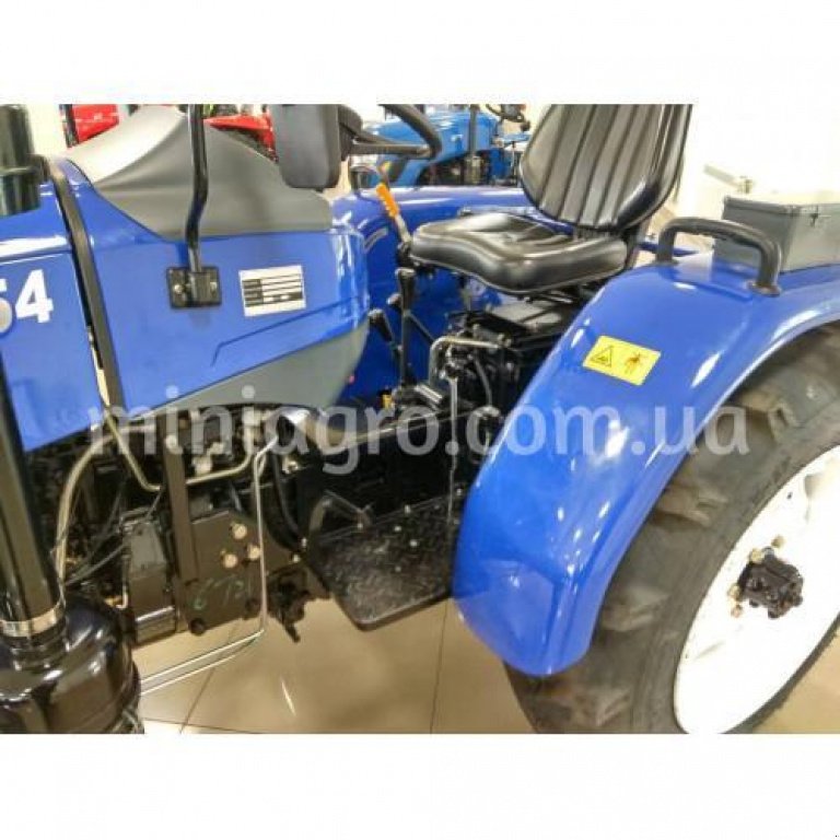 Hopfentraktor des Typs Sonstige TE 354 Europard, Neumaschine in Бузова (Bild 4)