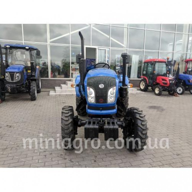 Hopfentraktor des Typs Dong Feng Pacco DF 404 G2, Neumaschine in Бузова (Bild 2)