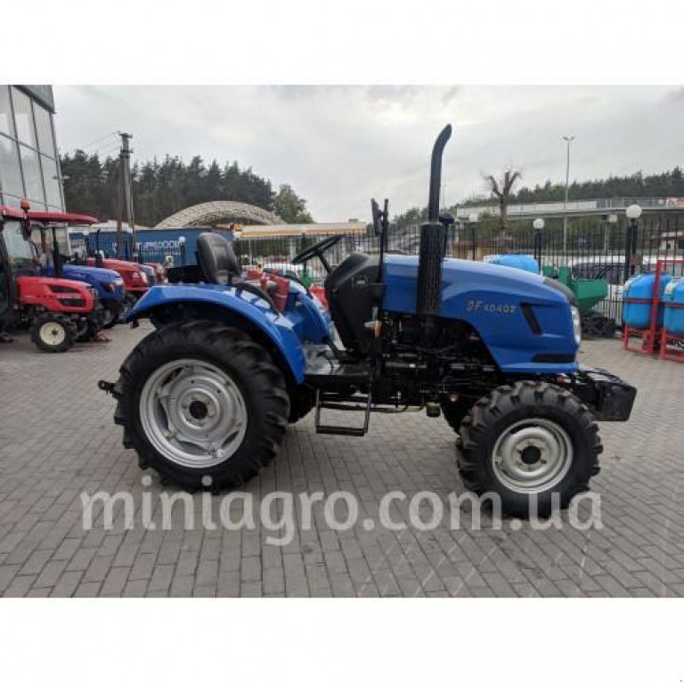 Hopfentraktor des Typs Dong Feng Pacco DF 404 G2, Neumaschine in Бузова (Bild 4)