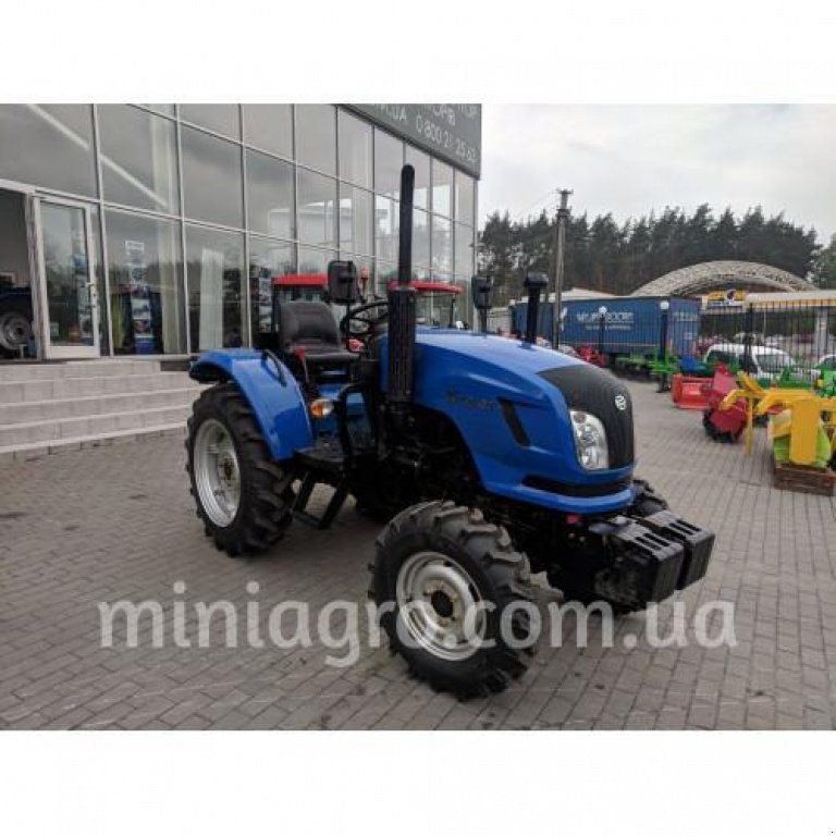 Hopfentraktor des Typs Dong Feng Pacco DF 404 G2, Neumaschine in Бузова (Bild 1)