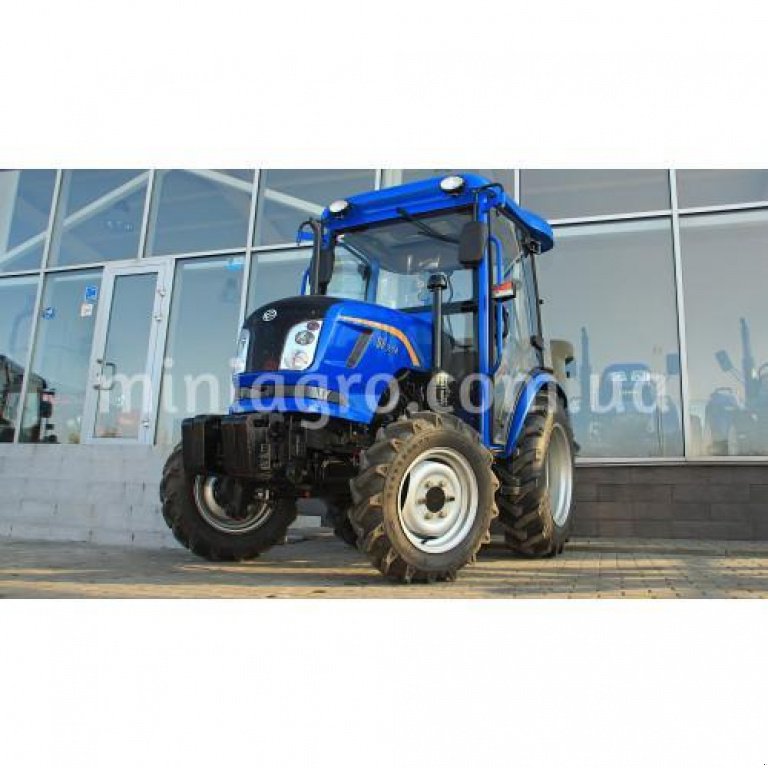 Hopfentraktor des Typs Dong Feng DF 244 Lux, Neumaschine in Бузова (Bild 1)