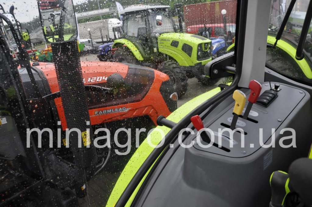 Oldtimer-Traktor des Typs Zoomlion RC1104 Cab, Neumaschine in Бузова (Bild 4)