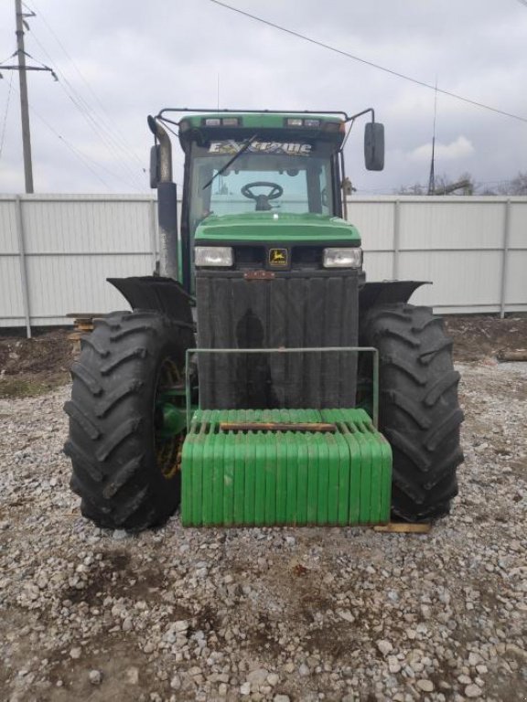 Oldtimer-Traktor des Typs John Deere 8400, Neumaschine in Дніпро (Bild 3)