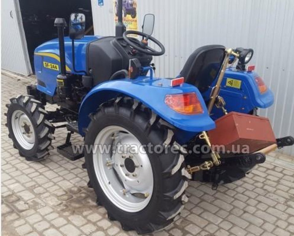 Hopfentraktor des Typs Dong Feng DF 244 E LUX, Neumaschine in Тернопіль (Bild 5)