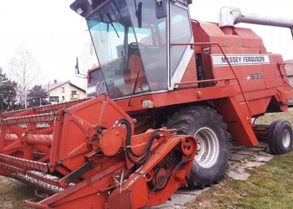 Oldtimer-Mähdrescher des Typs Massey Ferguson 835, Neumaschine in Вінниця (Bild 1)