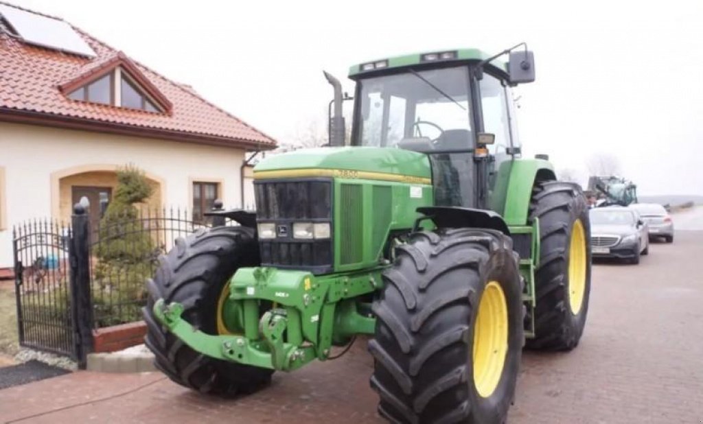 Oldtimer-Traktor des Typs John Deere 7800, Neumaschine in Вінниця (Bild 7)
