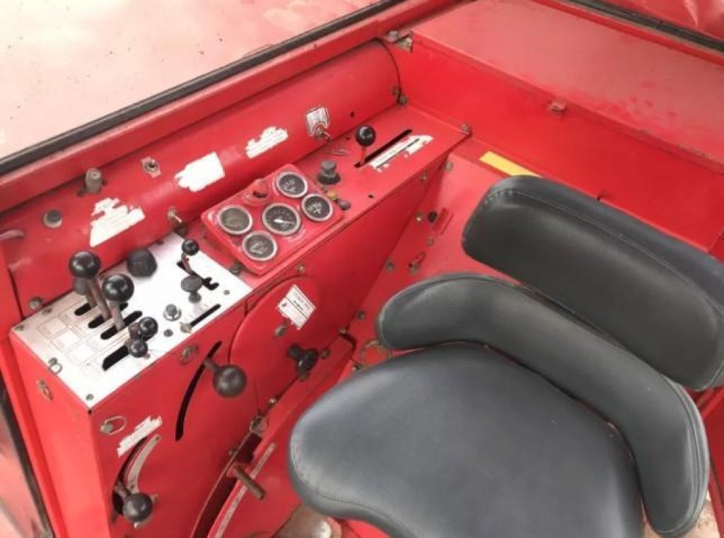 Oldtimer-Mähdrescher des Typs Massey Ferguson 525, Neumaschine in Вінниця (Bild 2)