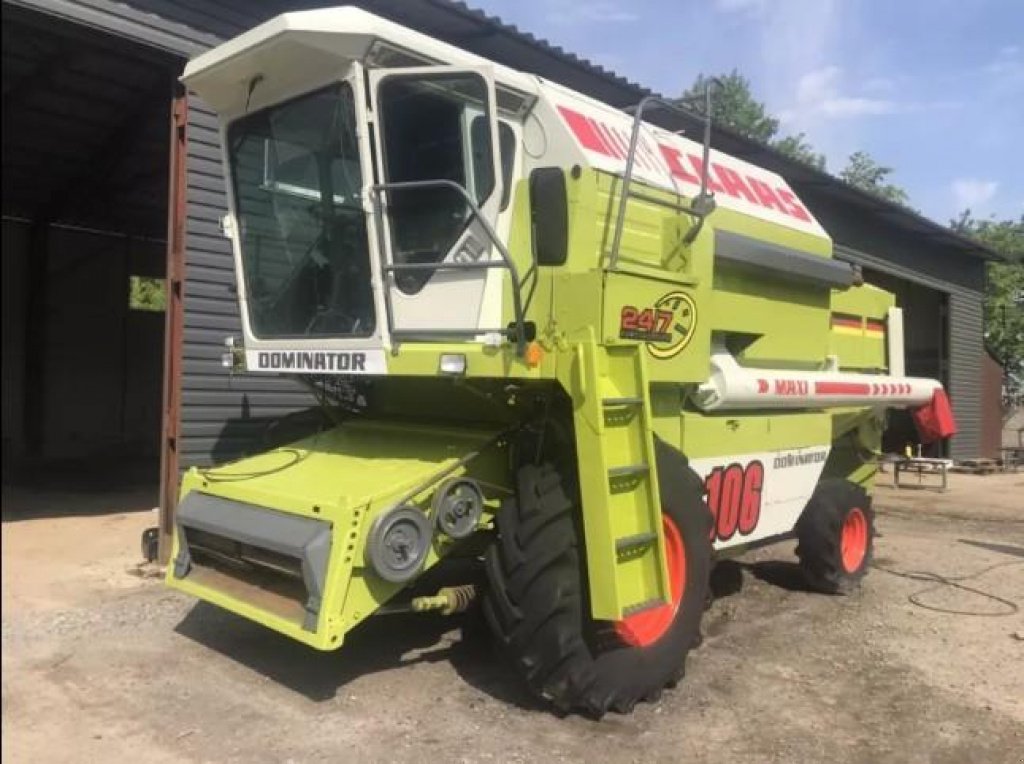 Oldtimer-Mähdrescher des Typs CLAAS Dominator 106, Neumaschine in Вінниця (Bild 1)