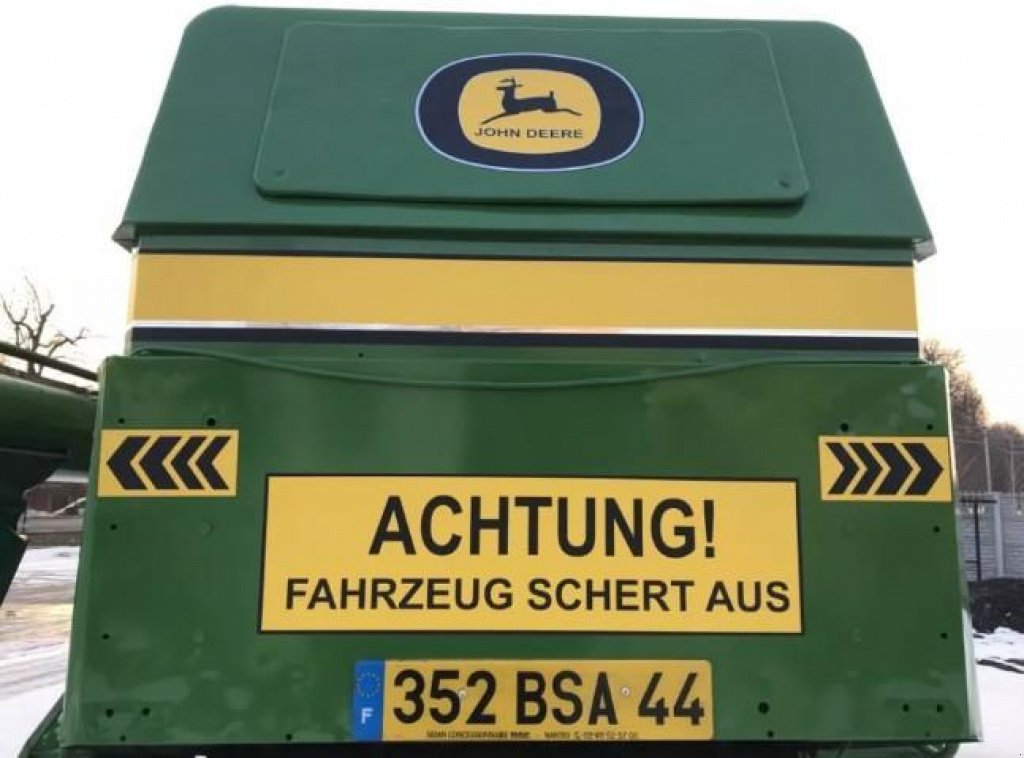 Oldtimer-Mähdrescher des Typs John Deere 1075, Neumaschine in Вінниця (Bild 4)