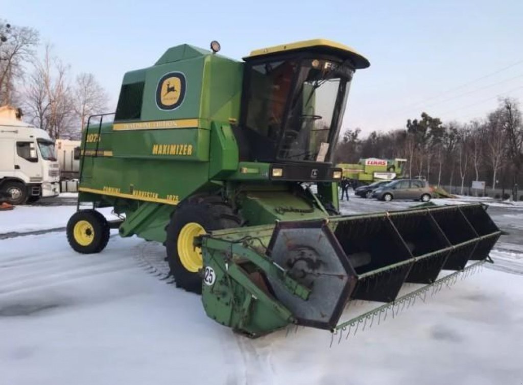 Oldtimer-Mähdrescher des Typs John Deere 1075, Neumaschine in Вінниця (Bild 1)
