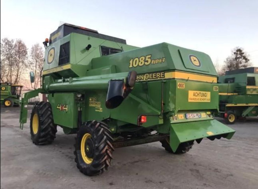 Oldtimer-Mähdrescher des Typs John Deere 1085, Neumaschine in Вінниця (Bild 6)