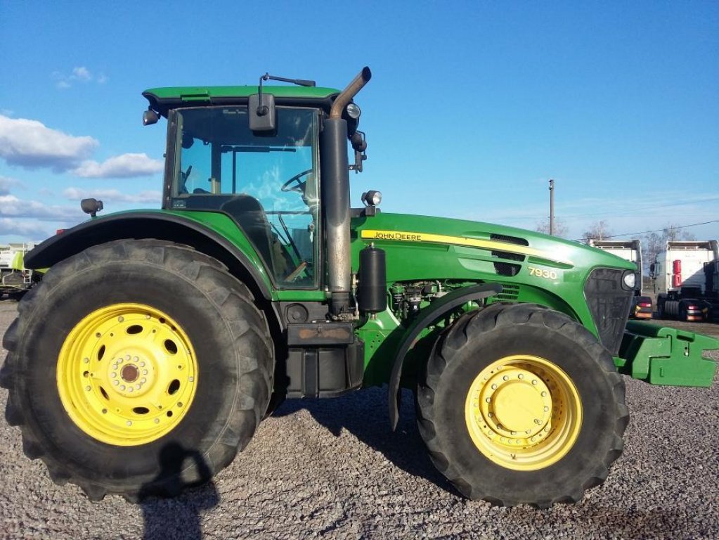 Oldtimer-Traktor des Typs John Deere 7930, Neumaschine in Біла Церква (Bild 5)