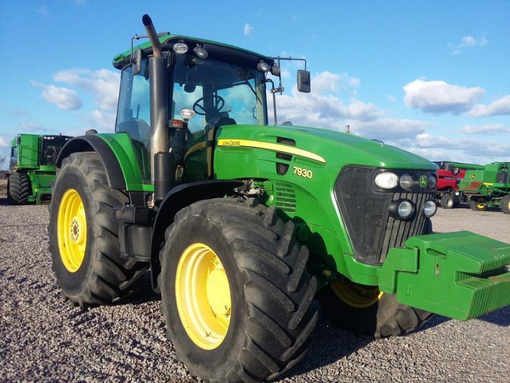 Oldtimer-Traktor des Typs John Deere 7930, Neumaschine in Біла Церква (Bild 1)