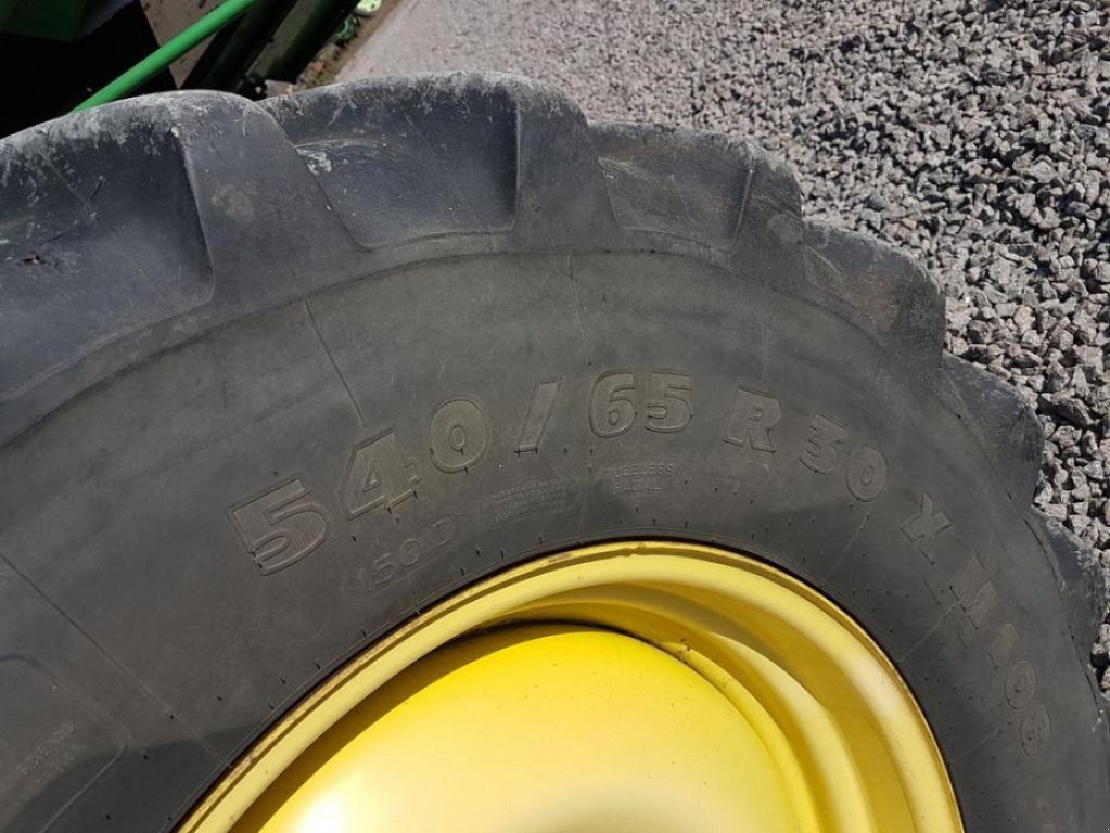 Oldtimer-Mähdrescher des Typs John Deere W660, Neumaschine in Біла Церква (Bild 6)