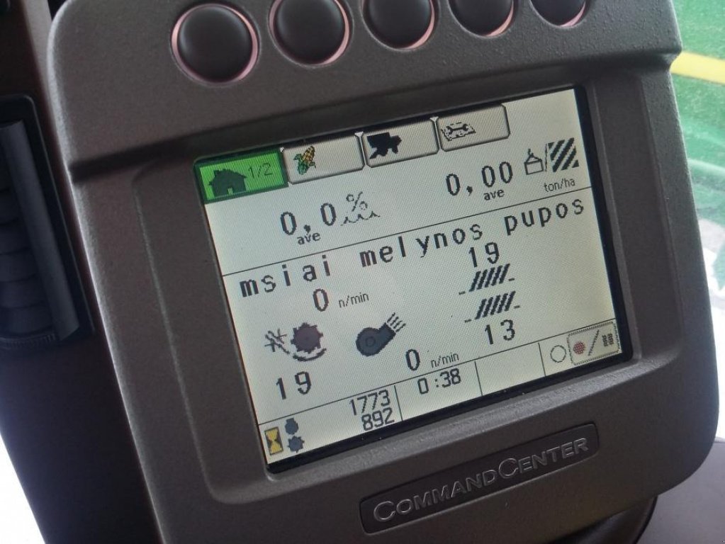 Oldtimer-Mähdrescher des Typs John Deere S690i, Neumaschine in Біла Церква (Bild 12)