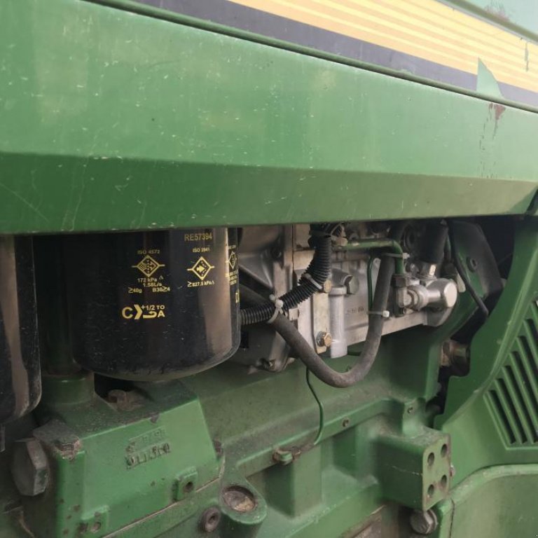 Oldtimer-Traktor des Typs John Deere 8400, Gebrauchtmaschine in Біла Церква (Bild 3)