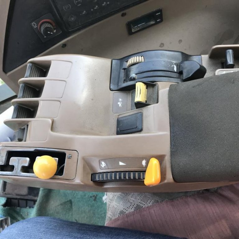 Oldtimer-Traktor des Typs John Deere 8400, Gebrauchtmaschine in Біла Церква (Bild 8)