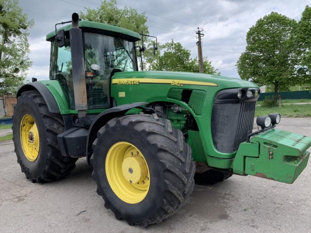 Oldtimer-Traktor des Typs John Deere 8420, Gebrauchtmaschine in Макаров (Bild 3)