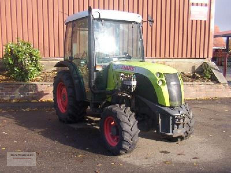 Schmalspurtraktor des Typs CLAAS Nectis 237 VL; Außenbr. 1,40m, Gebrauchtmaschine in Tapfheim (Bild 1)