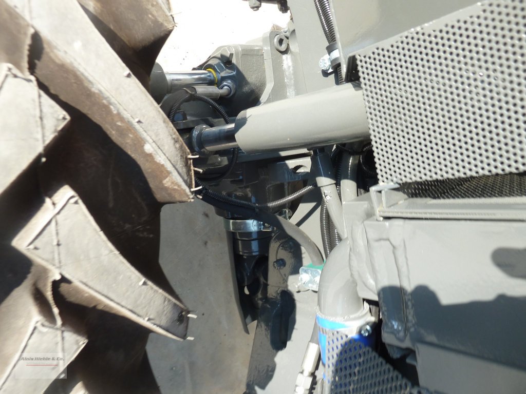 Schmalspurtraktor des Typs BERGmeister 824A Außenbr. 1,05m, Neumaschine in Tapfheim (Bild 4)