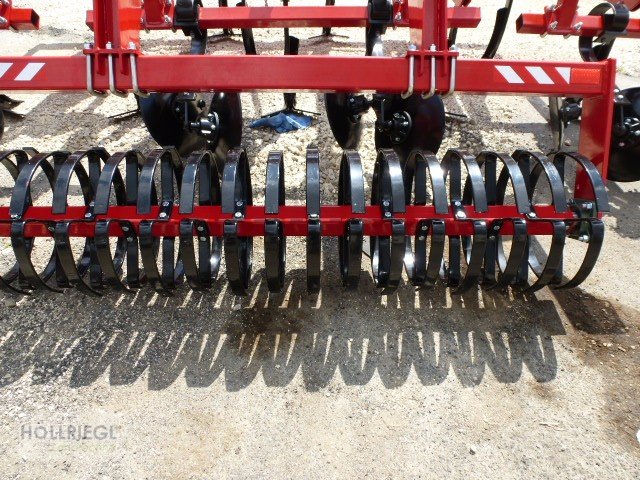 Grubber des Typs ZAGRODA Zagroda , Neumaschine in Hohenburg (Bild 3)