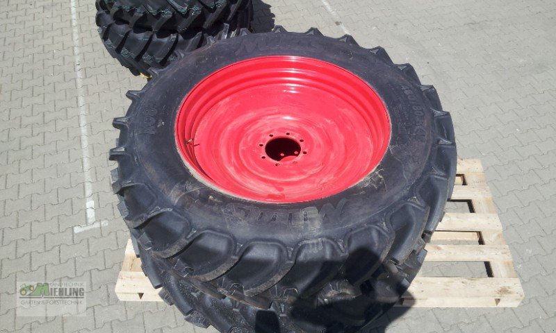 Reifen des Typs Mitas 480/80 R 46, Neumaschine in Pollenfeld (Bild 3)