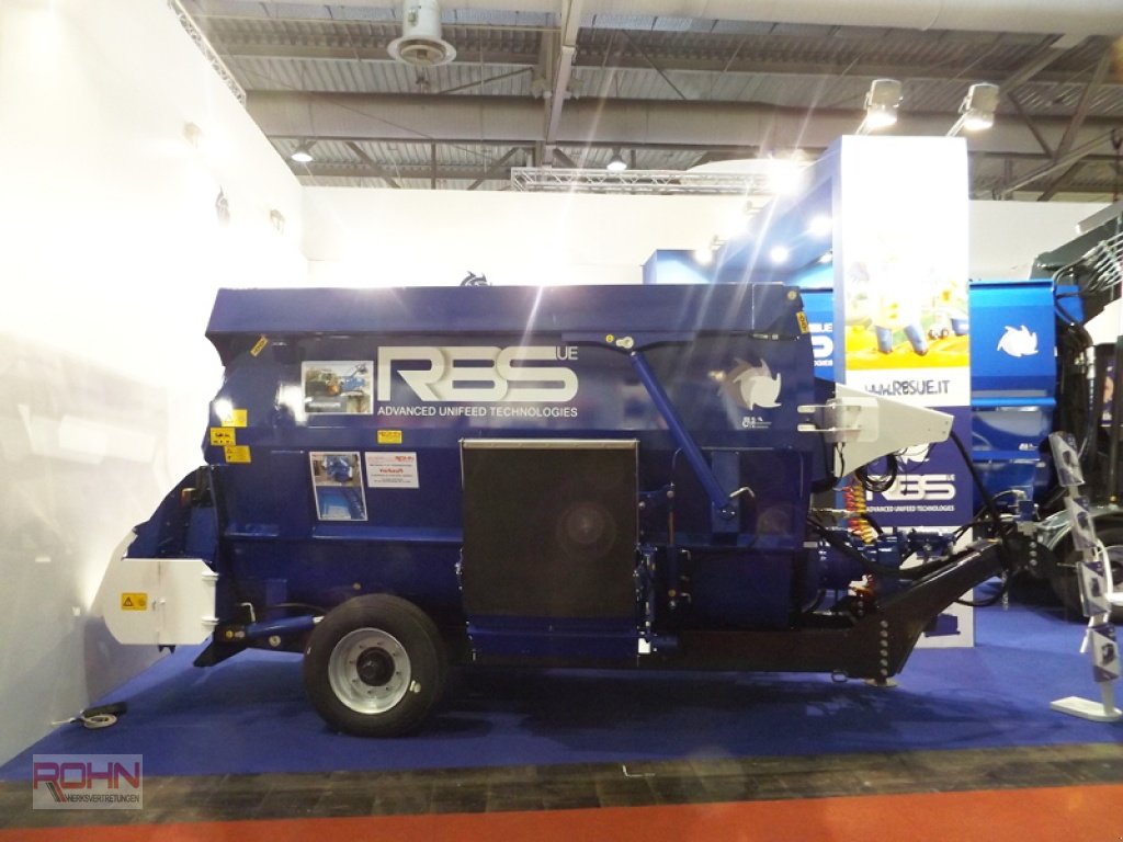 Futtermischwagen des Typs RBS Perseo 9, Neumaschine in Insingen (Bild 1)