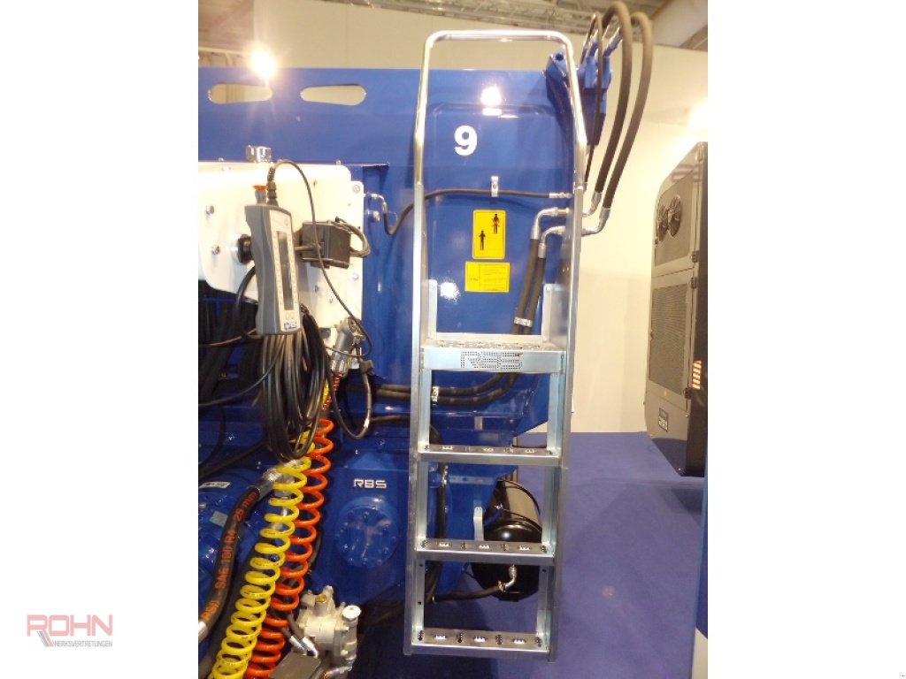 Futtermischwagen des Typs RBS Perseo 9, Neumaschine in Insingen (Bild 3)