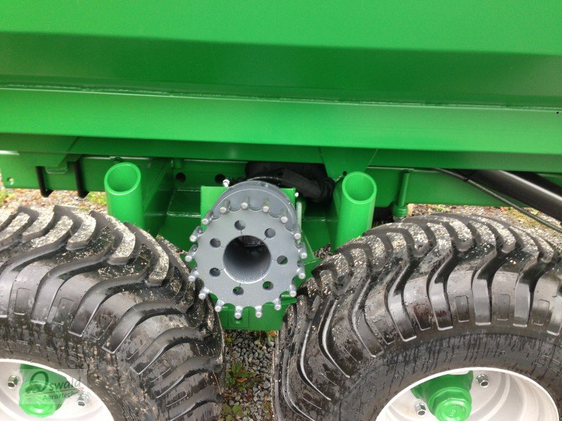 Rückewagen & Rückeanhänger des Typs Farma CT 6,3-9 4WD, Neumaschine in Regen (Bild 2)