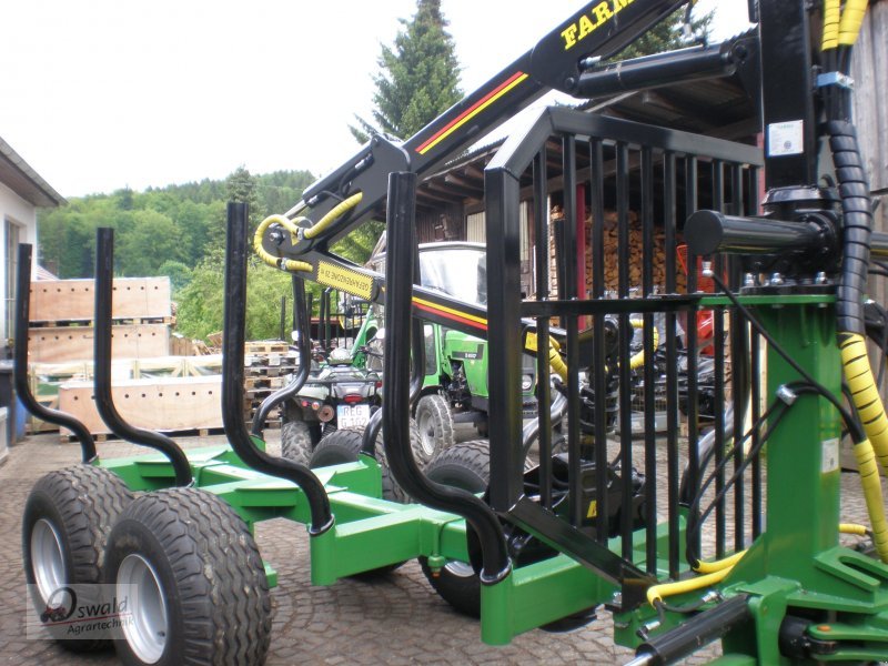 Rückewagen & Rückeanhänger des Typs Farma 8to, Neumaschine in Regen (Bild 2)