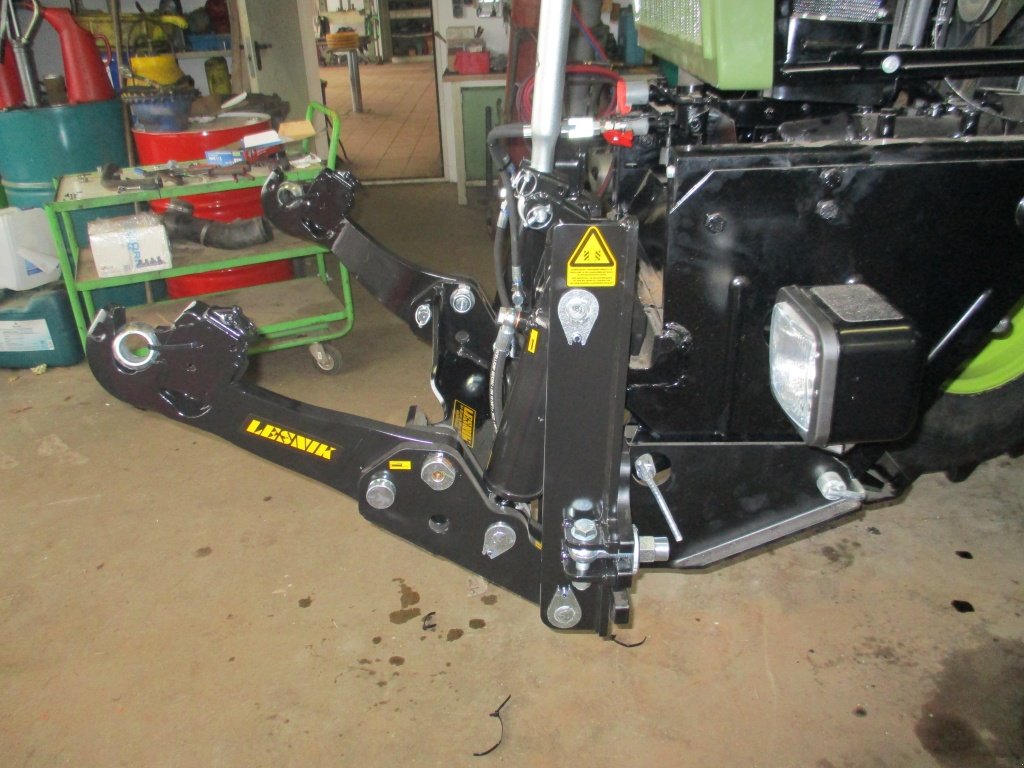 Traktor des Typs Mercedes-Benz Fronthydraulik 2 Zyl. für MB trac und Unimog, Neumaschine in Haselbach (Bild 12)