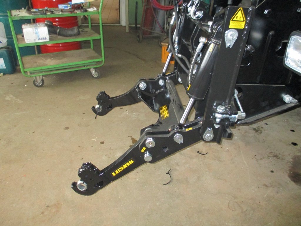 Traktor des Typs Mercedes-Benz Fronthydraulik 2 Zyl. für MB trac und Unimog, Neumaschine in Haselbach (Bild 13)