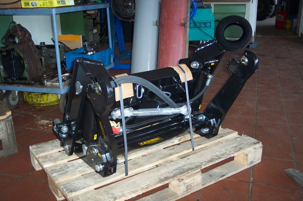 Traktor des Typs Mercedes-Benz Fronthydraulik 2 Zyl. für MB trac und Unimog, Neumaschine in Haselbach (Bild 2)