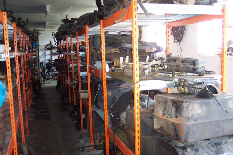 Unimog des Typs Mercedes-Benz Großes Ersatzteillager an gebrauchten Unimog und MB Track Teilen, Gebrauchtmaschine in Haselbach (Bild 1)