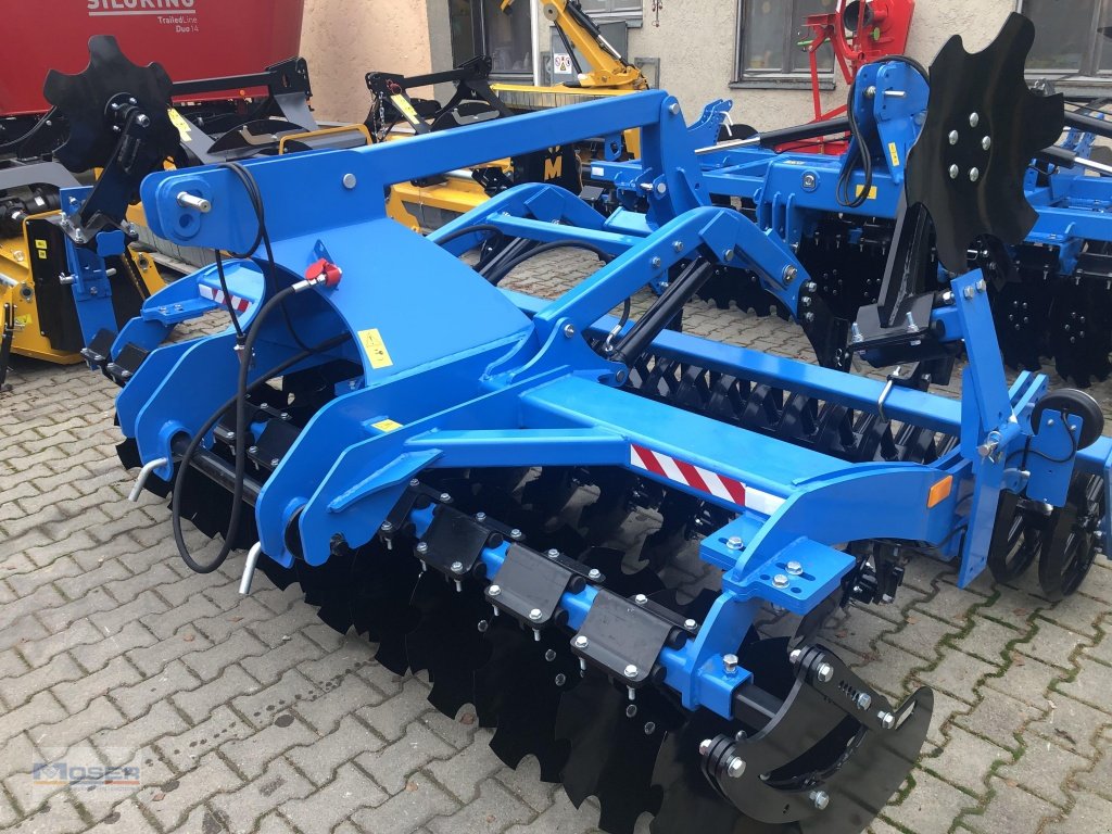 Kurzscheibenegge des Typs stekro 3000, Neumaschine in Massing (Bild 1)