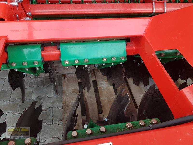 Drillmaschinenkombination des Typs Agro-Masz SN300 + Anbauaggregat ANT30, Neumaschine in Teublitz (Bild 17)