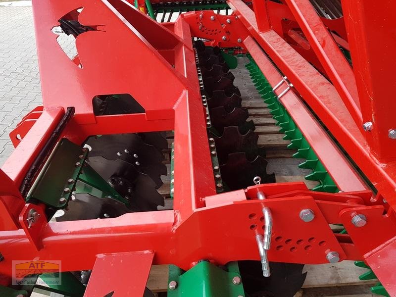 Drillmaschinenkombination des Typs Agro-Masz SN300 + Anbauaggregat ANT30, Neumaschine in Teublitz (Bild 22)