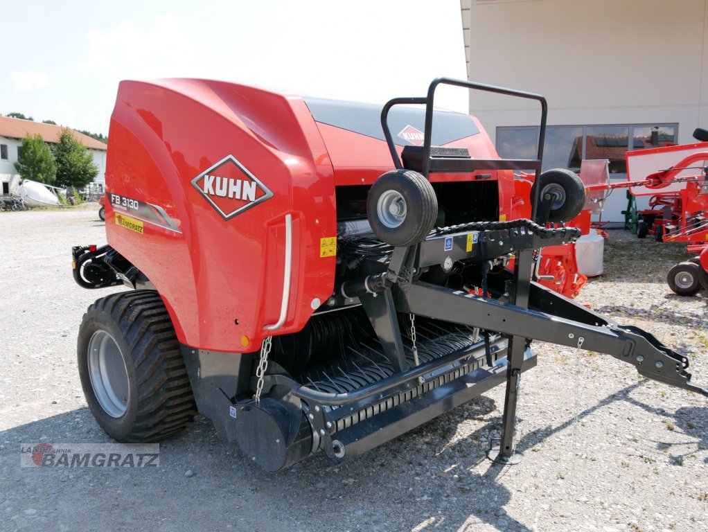 Rundballenpresse des Typs Kuhn FB 3130, Neumaschine in Eberfing (Bild 1)